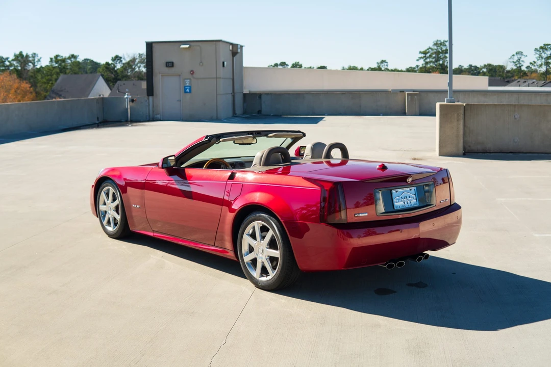 2005 Cadillac XLR - Image 13 of 31