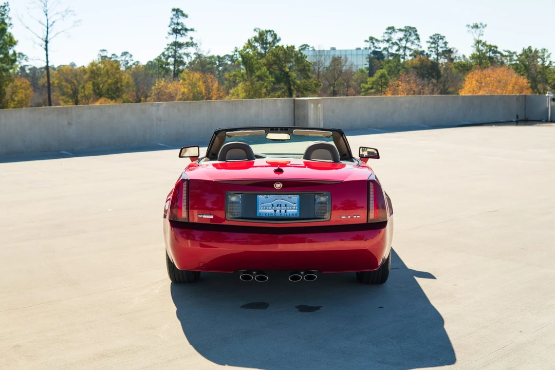 2005 Cadillac XLR - Image 11 of 31