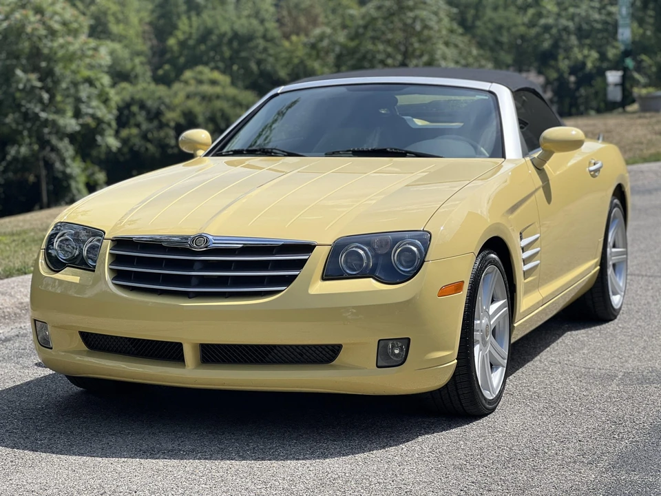 2005 Chrysler Crossfire - Image 8 of 31