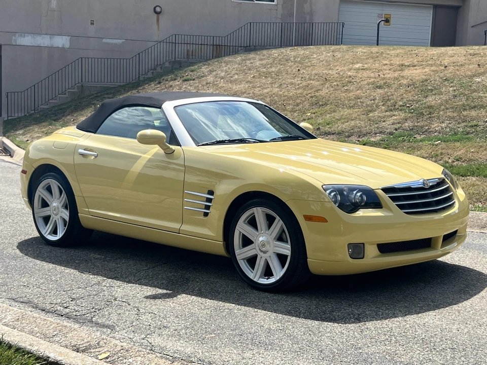 2005 Chrysler Crossfire - Image 16 of 31