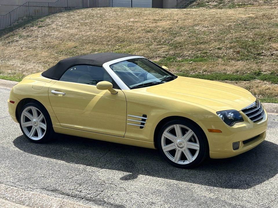 2005 Chrysler Crossfire - Image 17 of 31