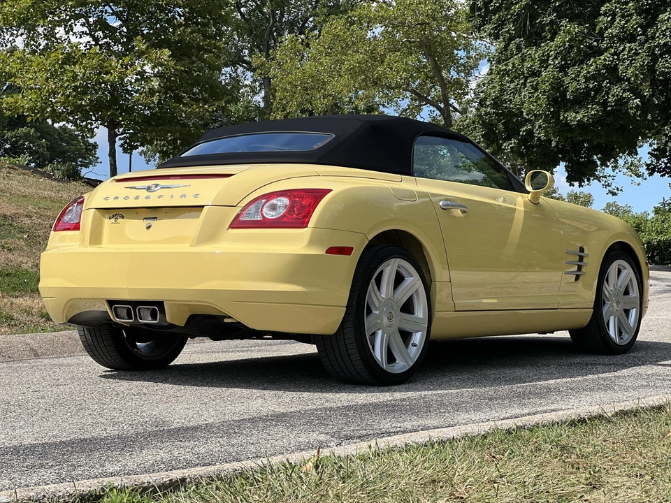 2005 Chrysler Crossfire - Image 20 of 31