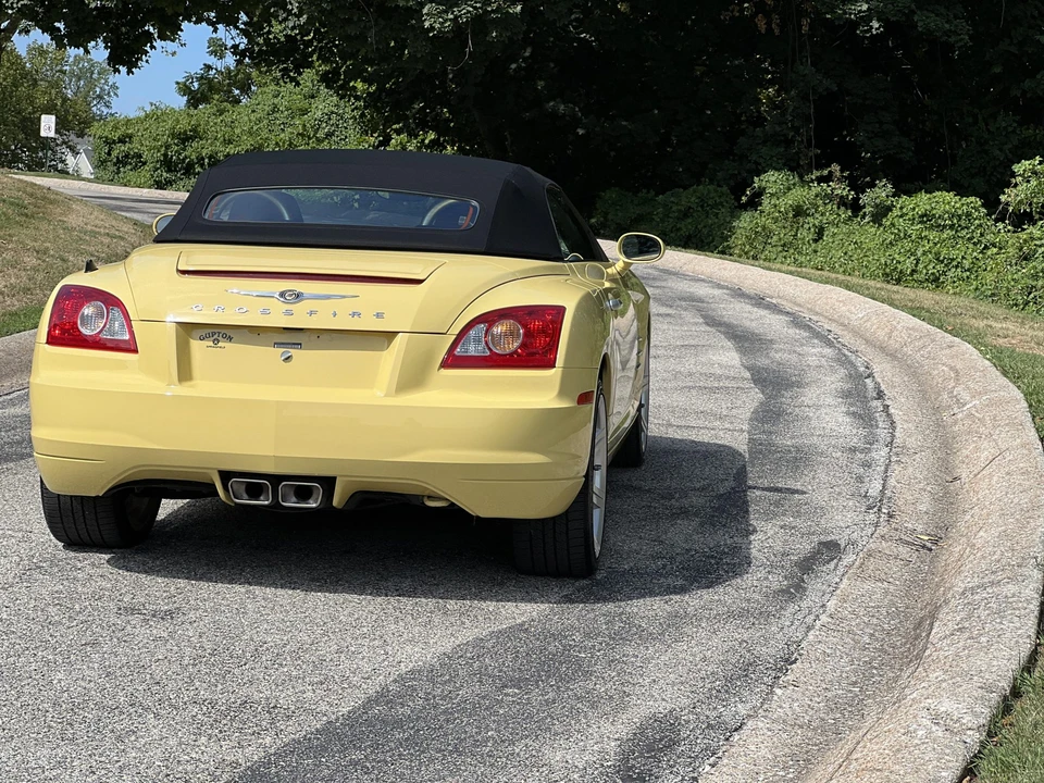 2005 Chrysler Crossfire - Image 24 of 31