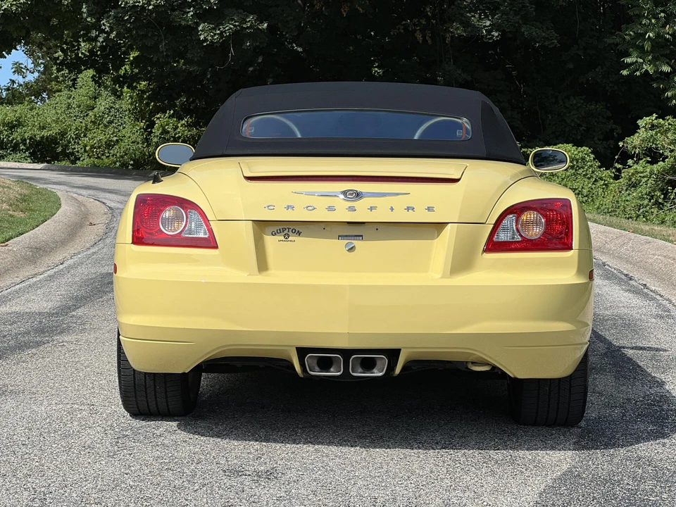 2005 Chrysler Crossfire - Image 27 of 31
