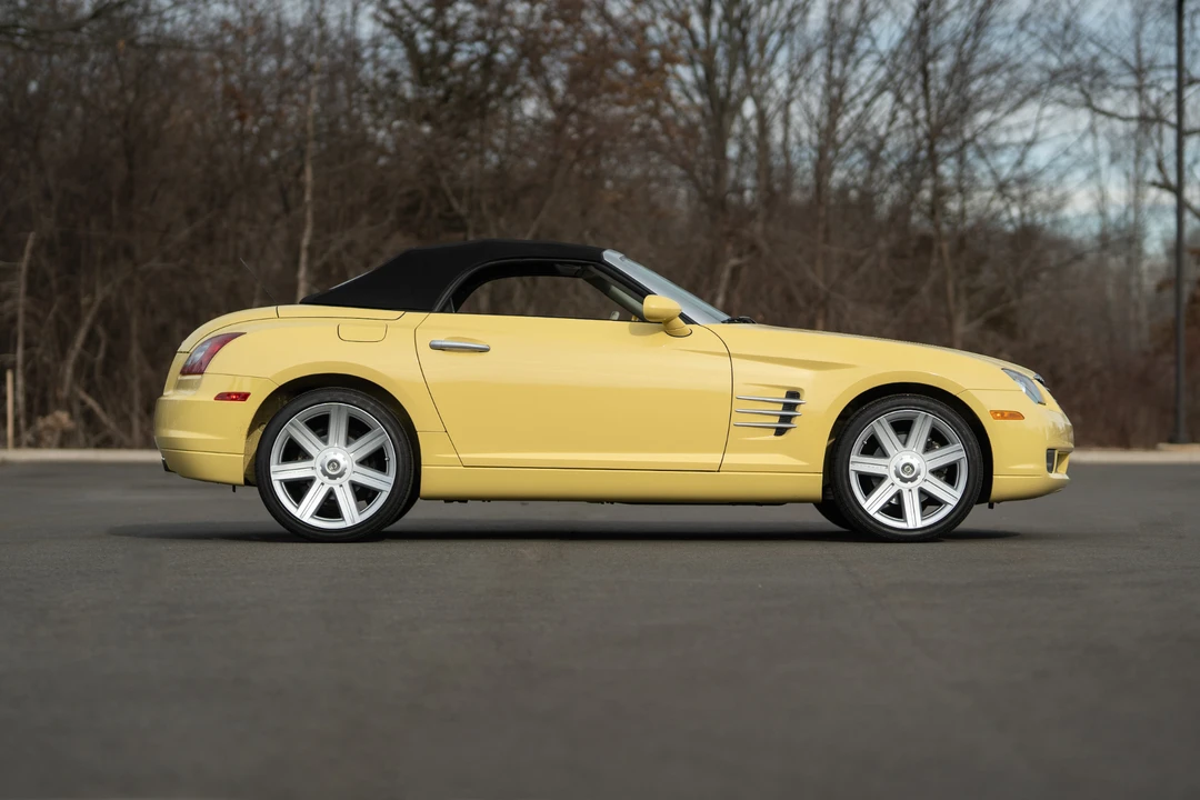 2005 Chrysler Crossfire - Image 9 of 31