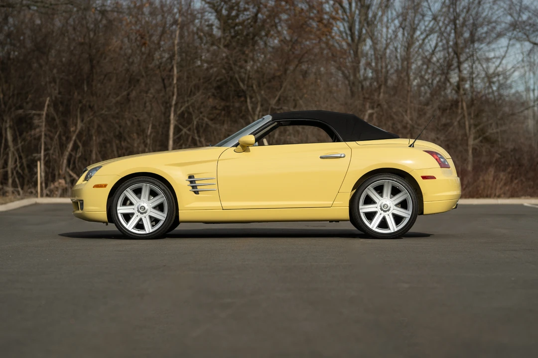 2005 Chrysler Crossfire - Image 3 of 31