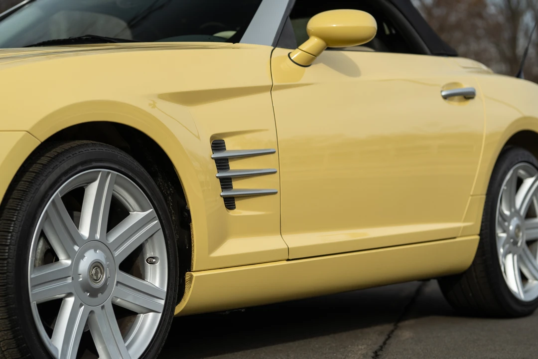 2005 Chrysler Crossfire - Image 21 of 31