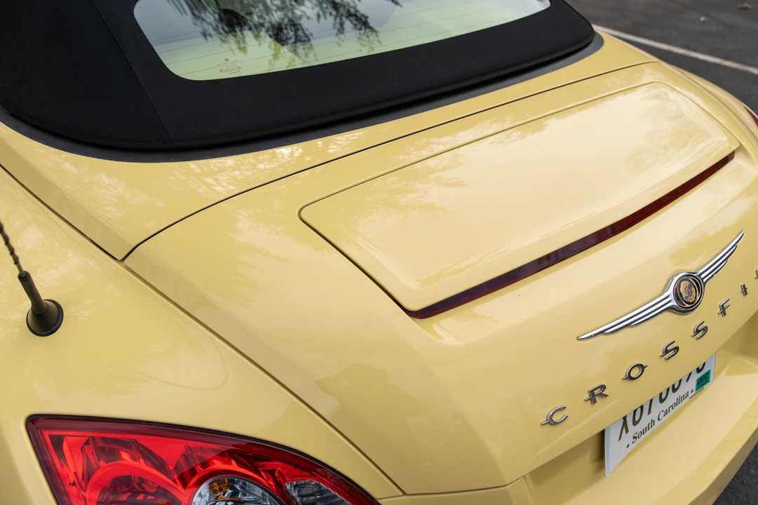 2005 Chrysler Crossfire - Image 27 of 31