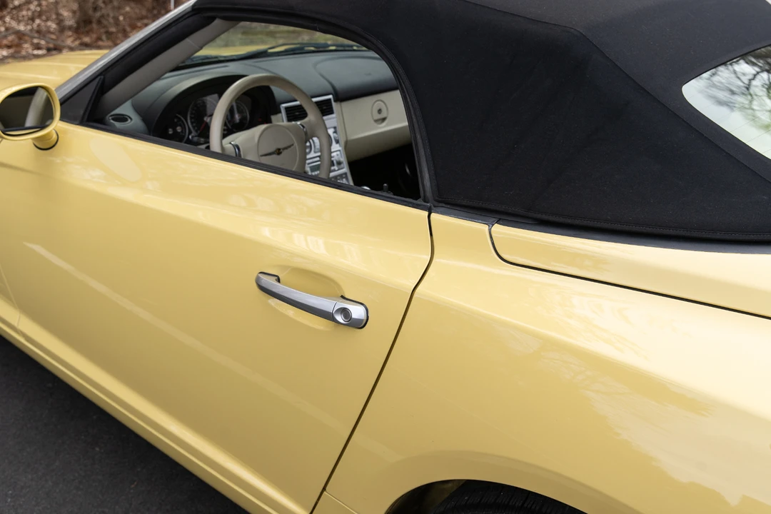 2005 Chrysler Crossfire - Image 24 of 31