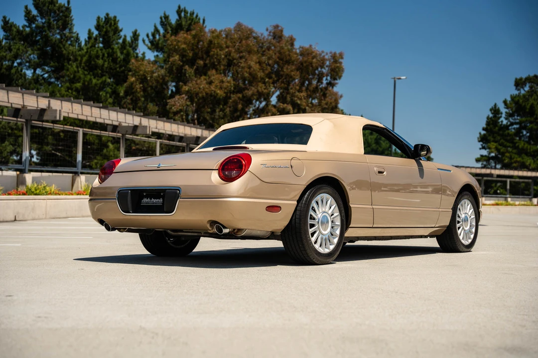 2005 Ford Thunderbird 11th Gen - Image 23 of 31