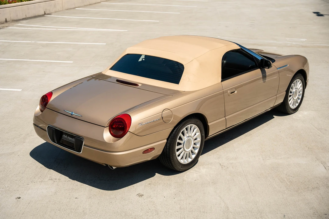 2005 Ford Thunderbird 11th Gen - Image 25 of 31