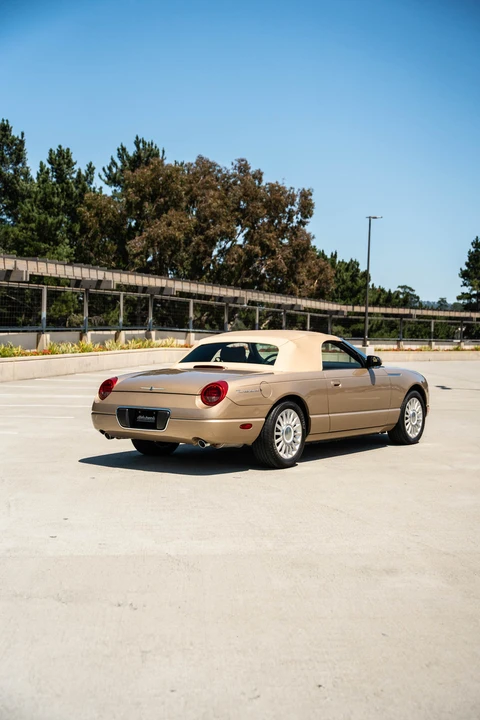 2005 Ford Thunderbird 11th Gen - Image 26 of 31