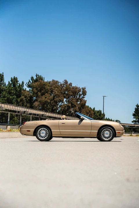 2005 Ford Thunderbird 11th Gen - Image 22 of 31