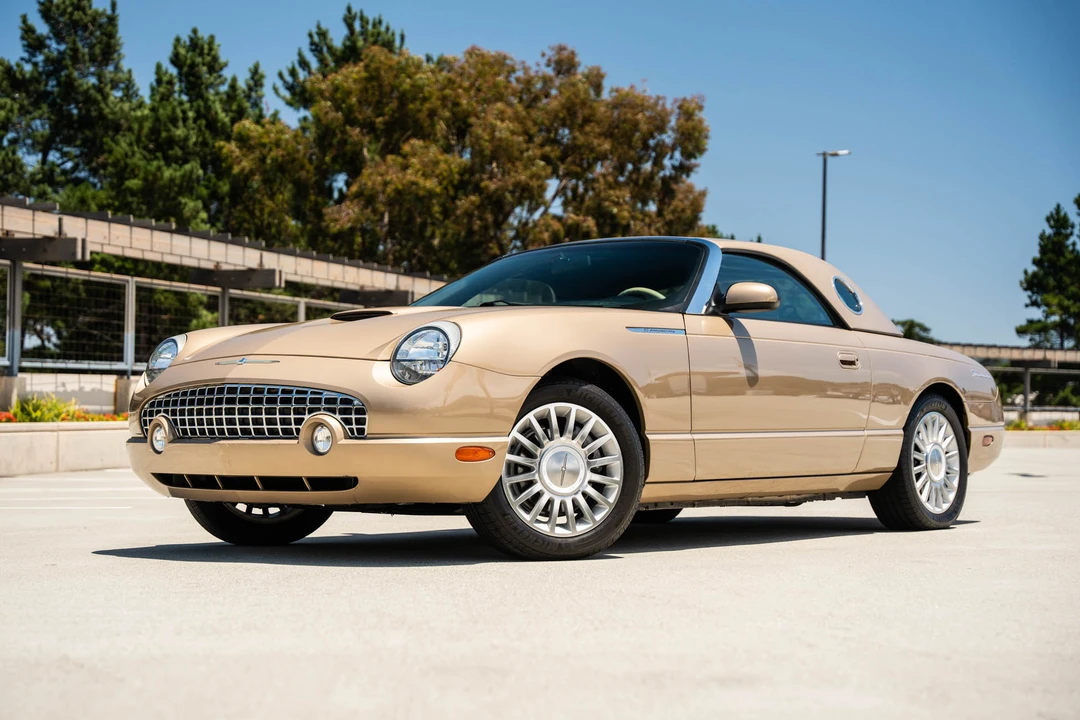 2005 Ford Thunderbird 11th Gen - Image 2 of 31