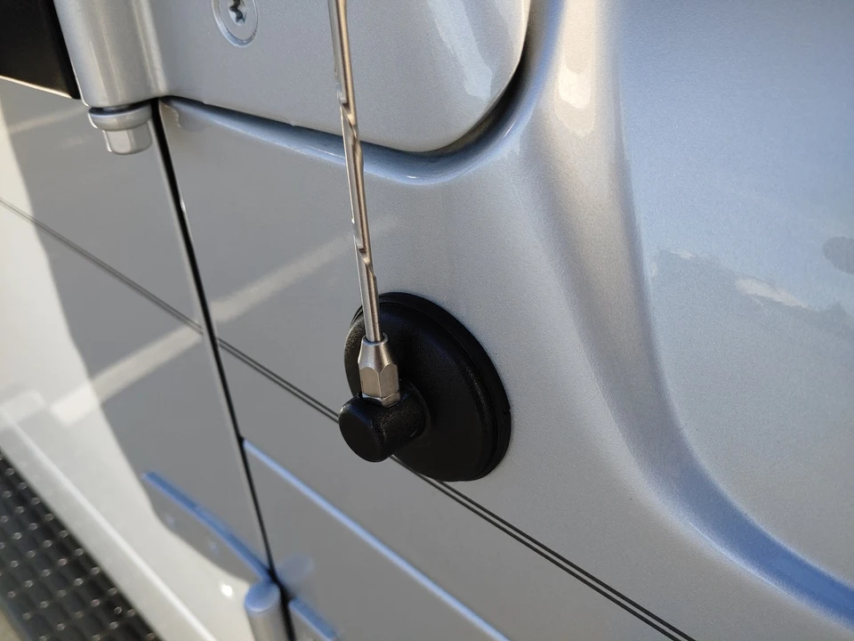 2005 Jeep TJ Wrangler - Image 28 of 31