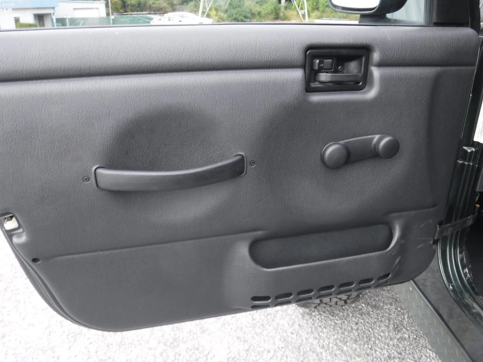 2005 Jeep TJ Wrangler - Image 19 of 31