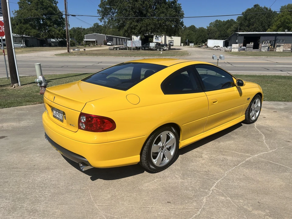 2005 Pontiac GTO 4th Gen - Image 11 of 31