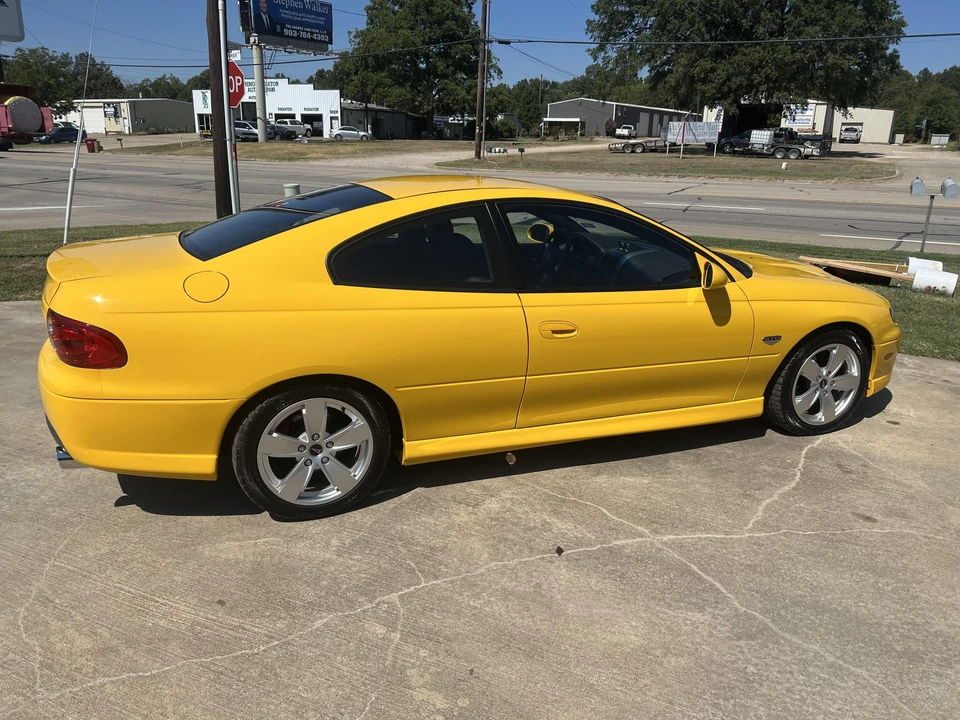 2005 Pontiac GTO 4th Gen - Image 12 of 31