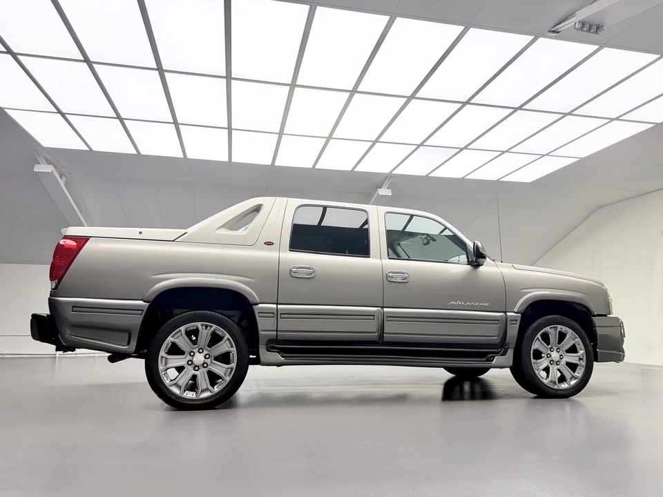 2006 Chevrolet Avalanche - Image 8 of 31