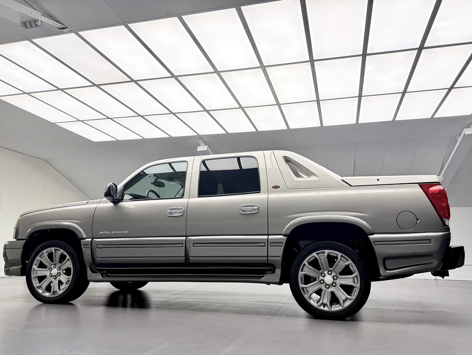 2006 Chevrolet Avalanche - Image 9 of 31