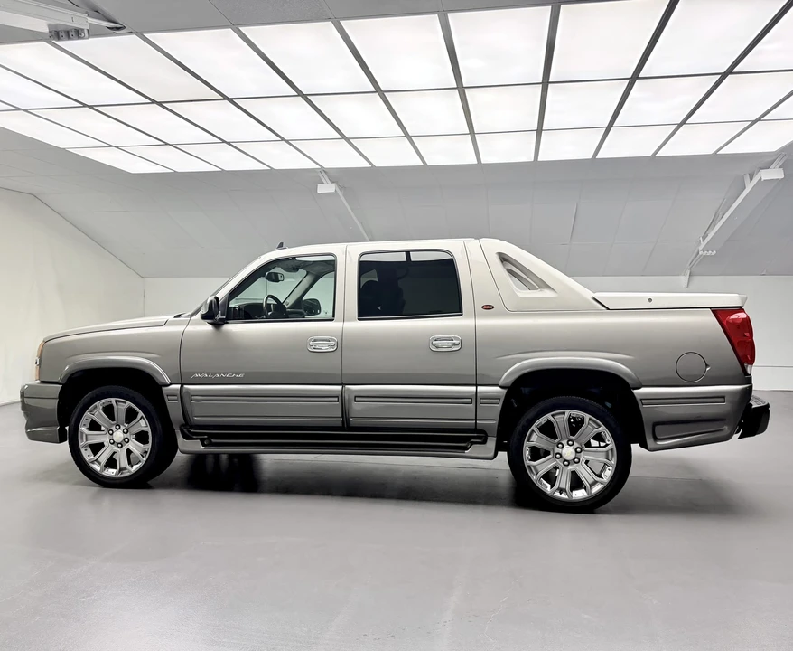 2006 Chevrolet Avalanche - Image 10 of 31