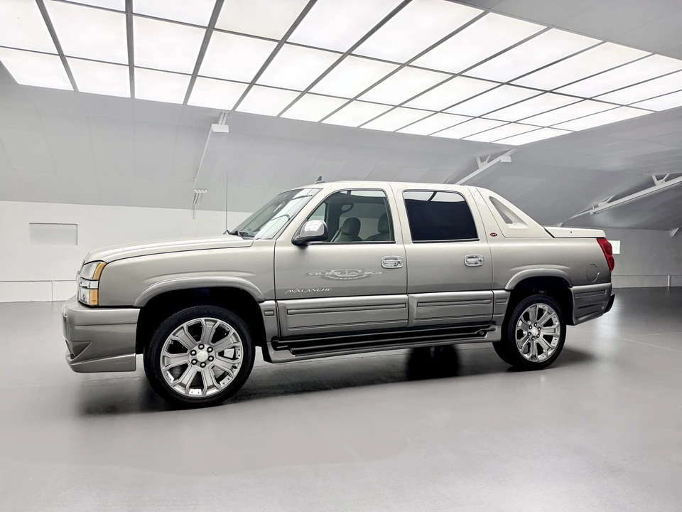 2006 Chevrolet Avalanche - Image 12 of 31