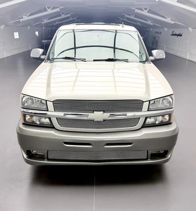 2006 Chevrolet Avalanche - Image 2 of 31