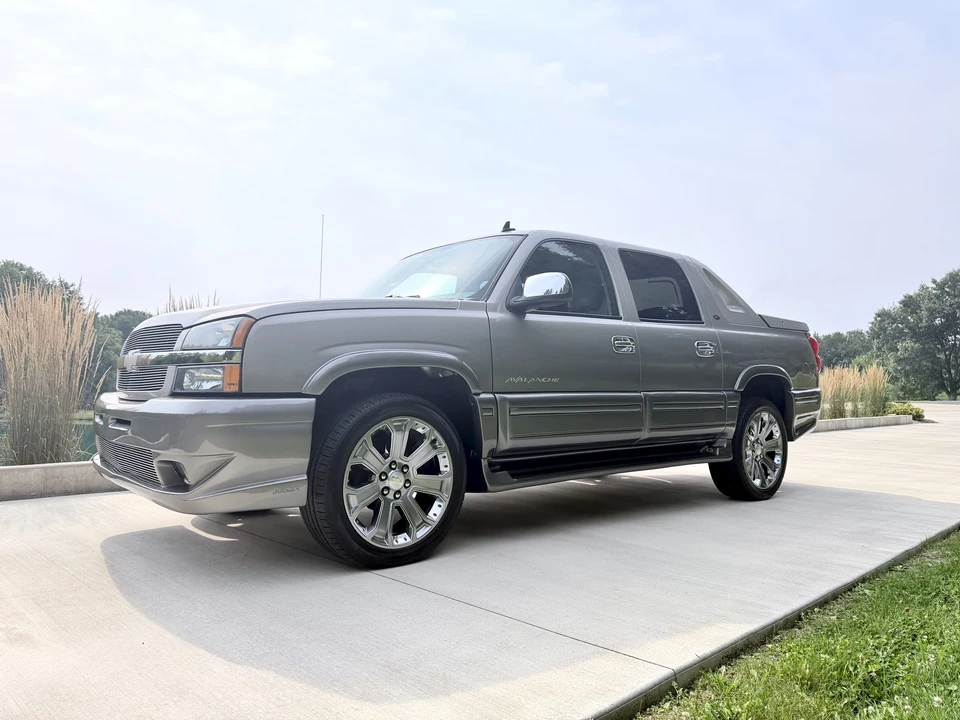 2006 Chevrolet Avalanche - Image 17 of 31