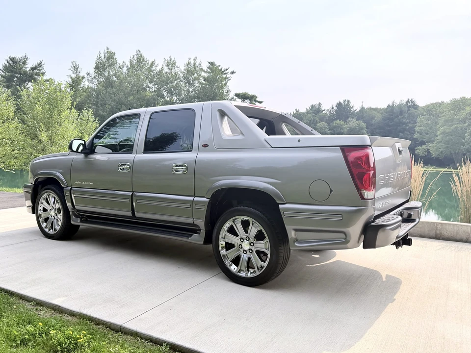 2006 Chevrolet Avalanche - Image 25 of 31