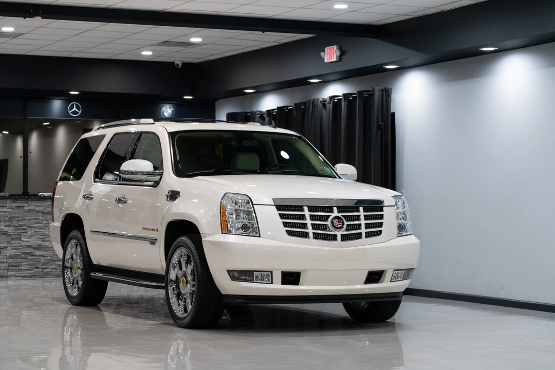 2007 Cadillac Escalade & EXT 3rd Gen - Image 3 of 31