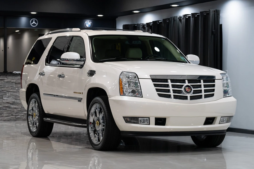 2007 Cadillac Escalade & EXT 3rd Gen - Image 2 of 31