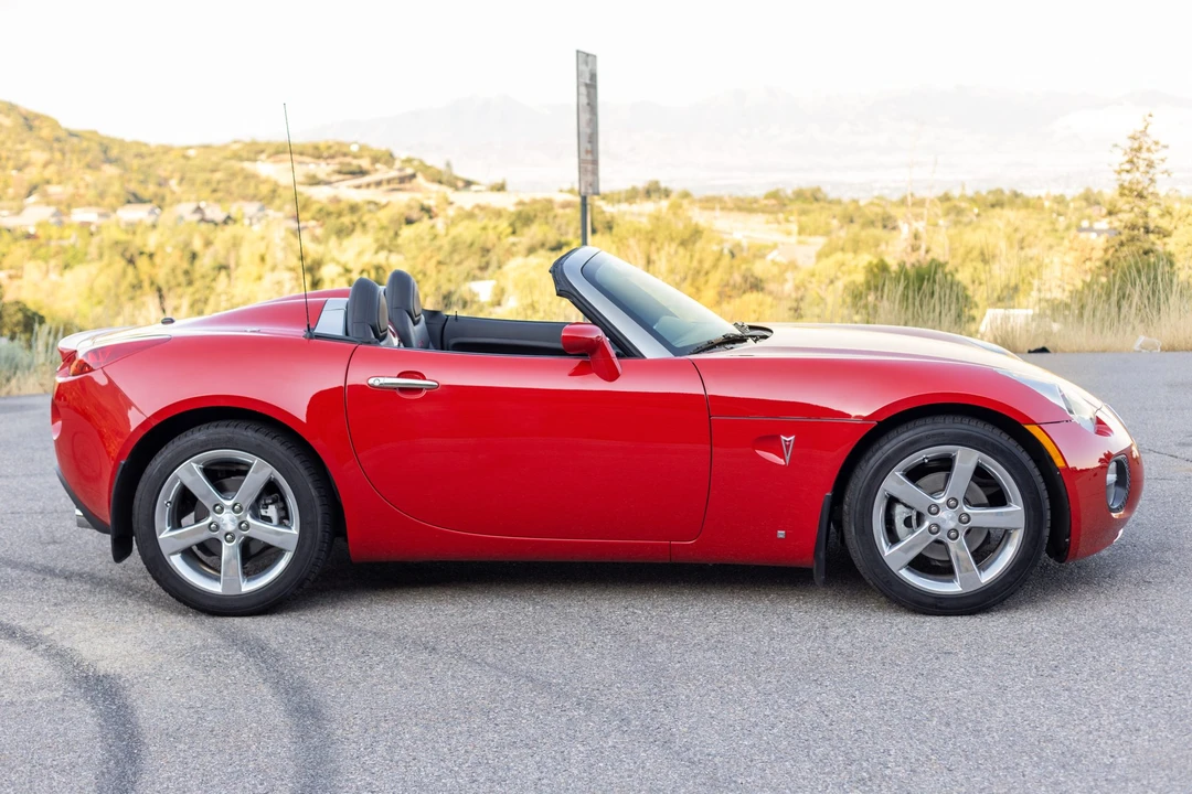 2007 Pontiac Solstice GXP - Image 4 of 31