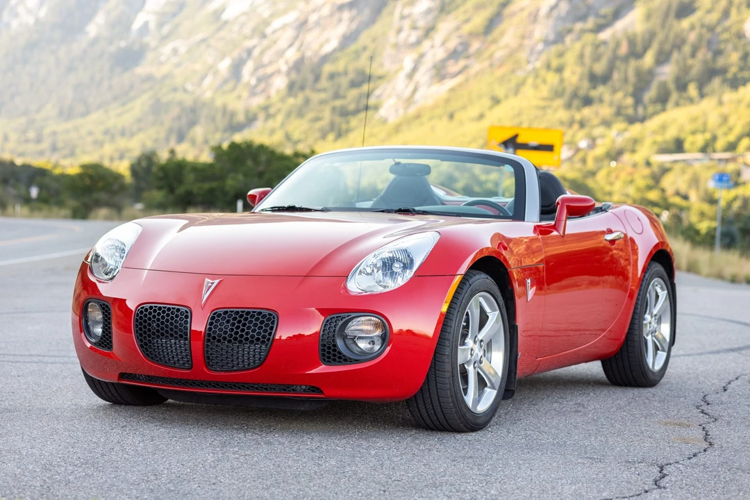 2007 Pontiac Solstice GXP - Image 2 of 31