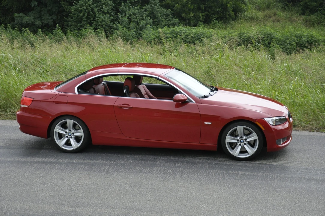 2008 BMW E93 335i Convertible - Image 6 of 31