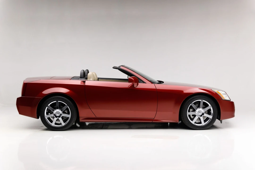 2008 Cadillac XLR - Image 9 of 31