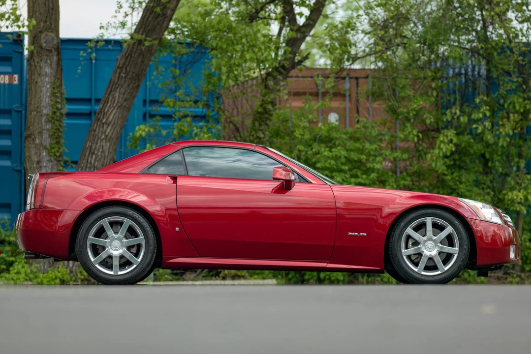2008 Cadillac XLR - Image 22 of 31
