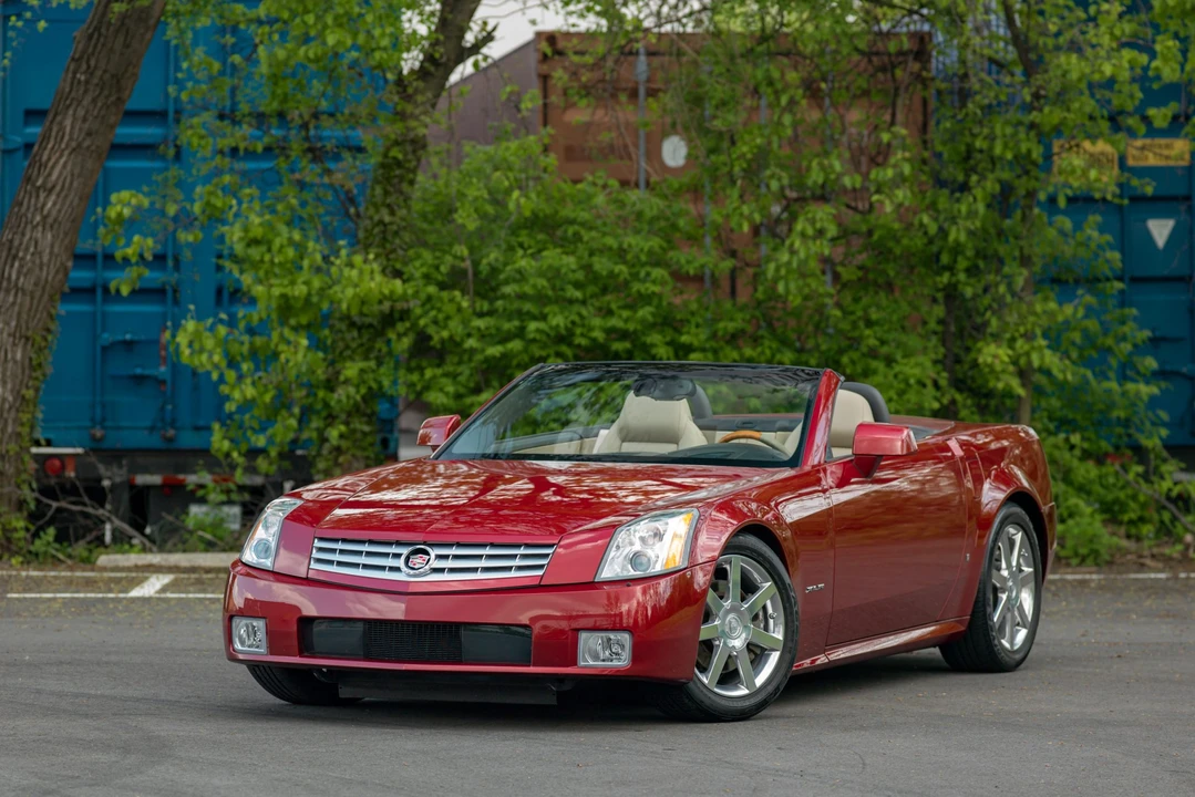 2008 Cadillac XLR - Image 2 of 31
