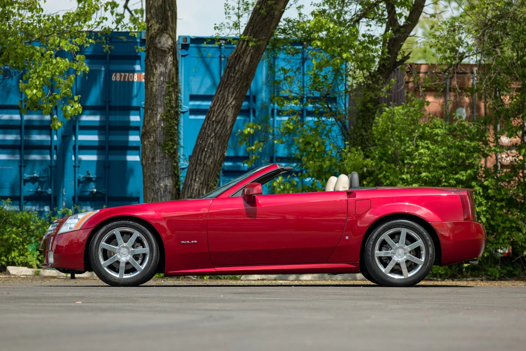 2008 Cadillac XLR - Image 7 of 31
