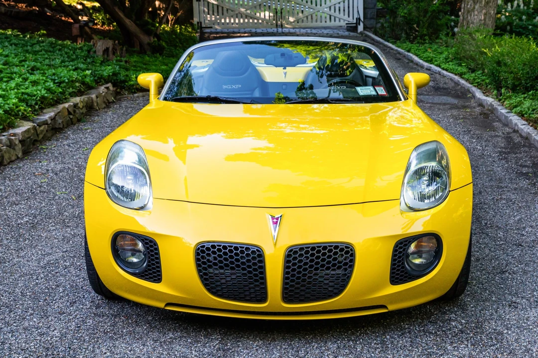 2008 Pontiac Solstice GXP - Image 2 of 31