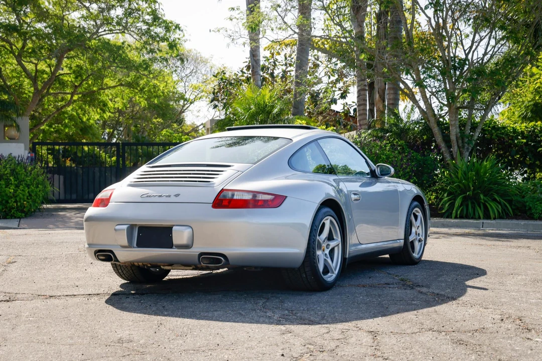 2008 Porsche 997 Carrera 4 - Image 16 of 31