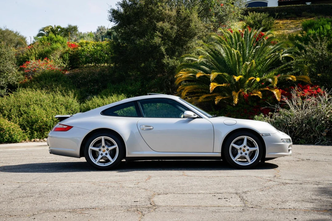 2008 Porsche 997 Carrera 4 - Image 17 of 31