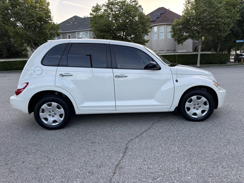 2009 Chrysler PT Cruiser - Image 10 of 31