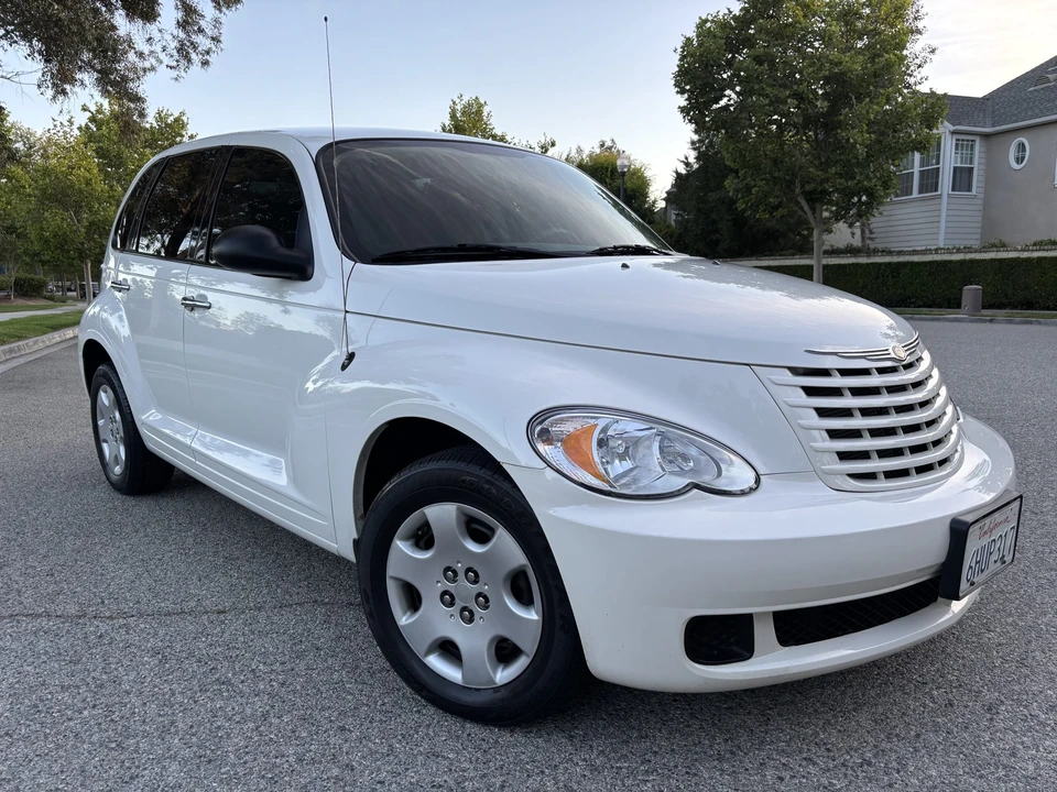 2009 Chrysler PT Cruiser - Image 2 of 31