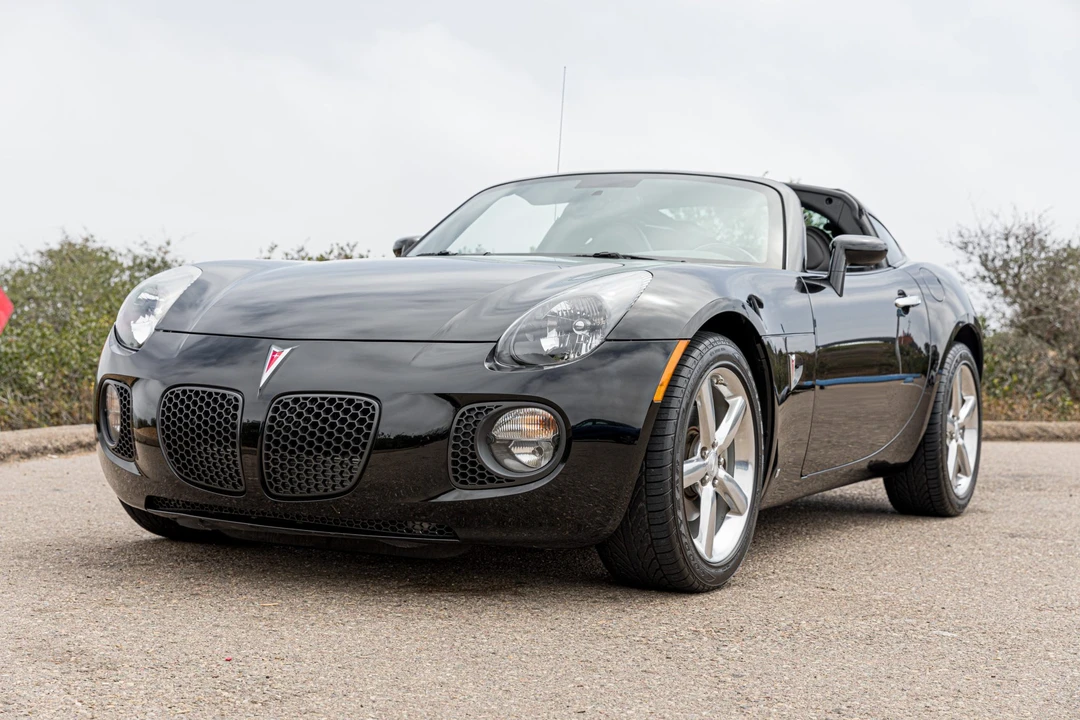 2009 Pontiac Solstice GXP - Image 2 of 31
