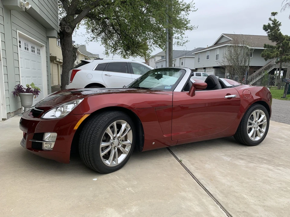 2009 Saturn Sky - Image 2 of 31