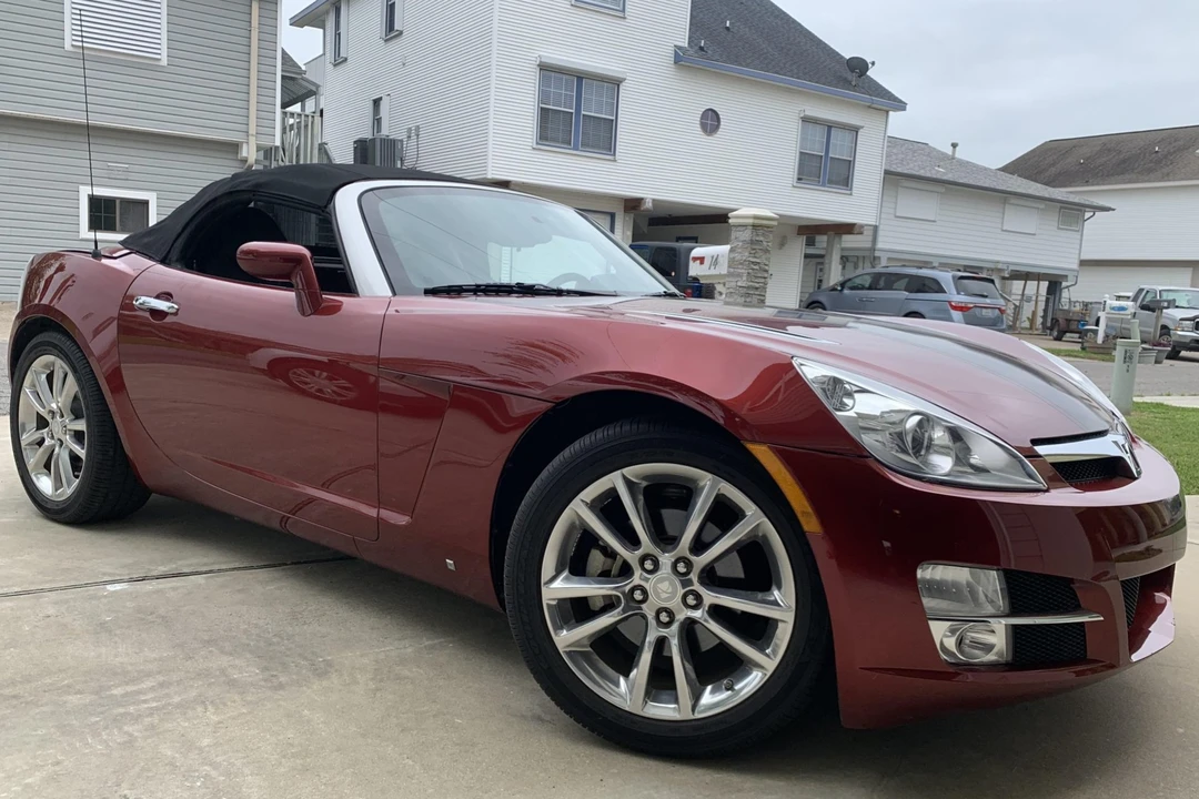 2009 Saturn Sky - Image 13 of 31