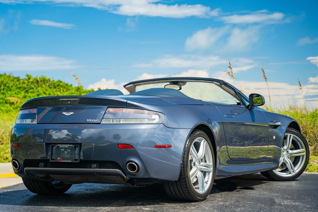 2010 Aston Martin V8 Vantage (2006-2017) - Image 6 of 31