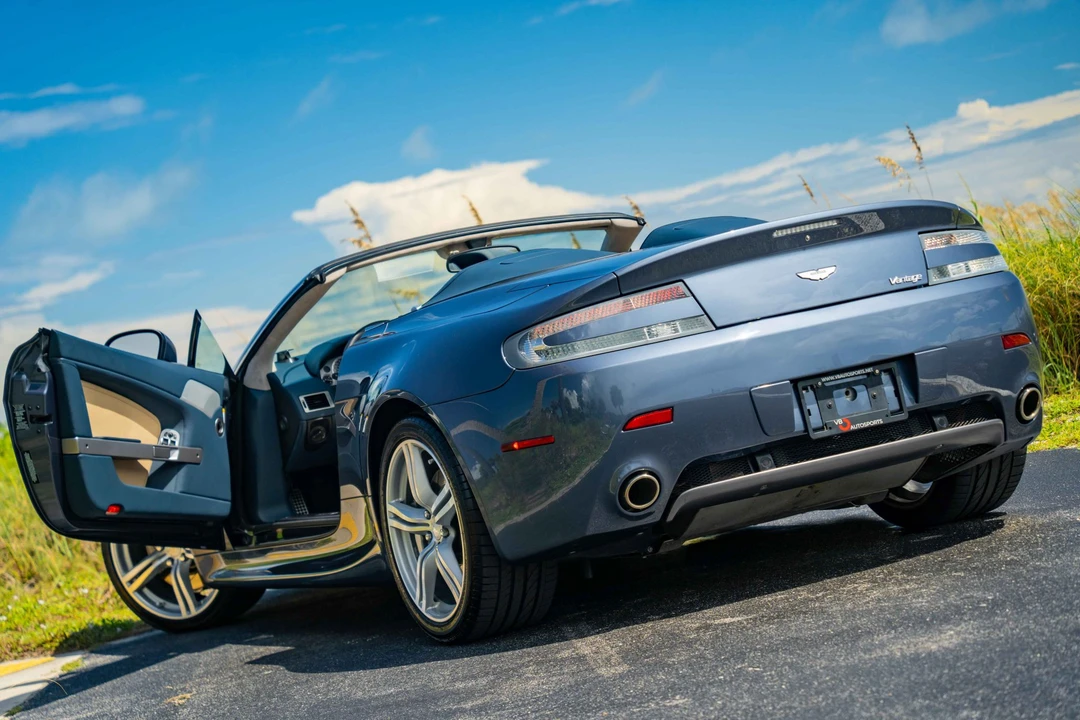 2010 Aston Martin V8 Vantage (2006-2017) - Image 12 of 31