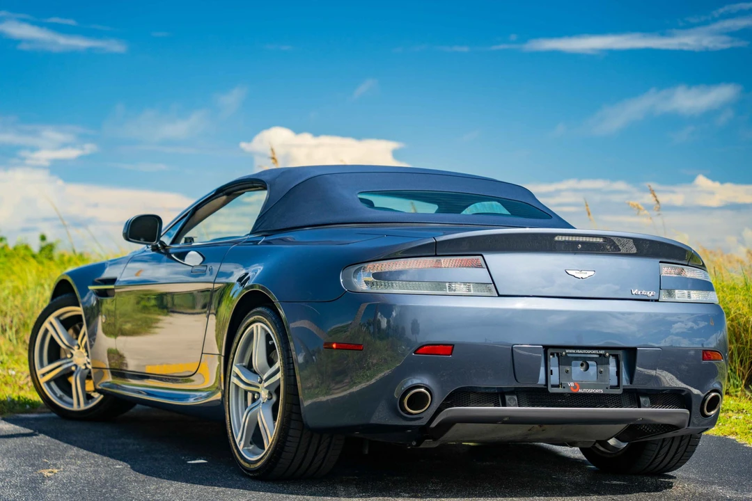2010 Aston Martin V8 Vantage (2006-2017) - Image 13 of 31