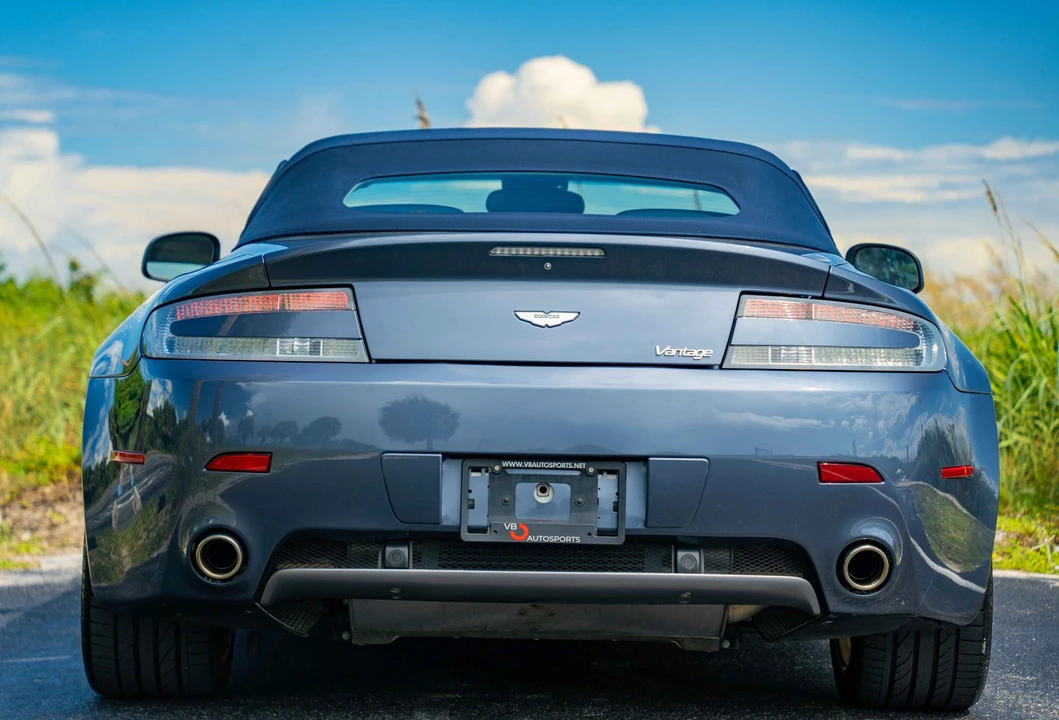2010 Aston Martin V8 Vantage (2006-2017) - Image 9 of 31